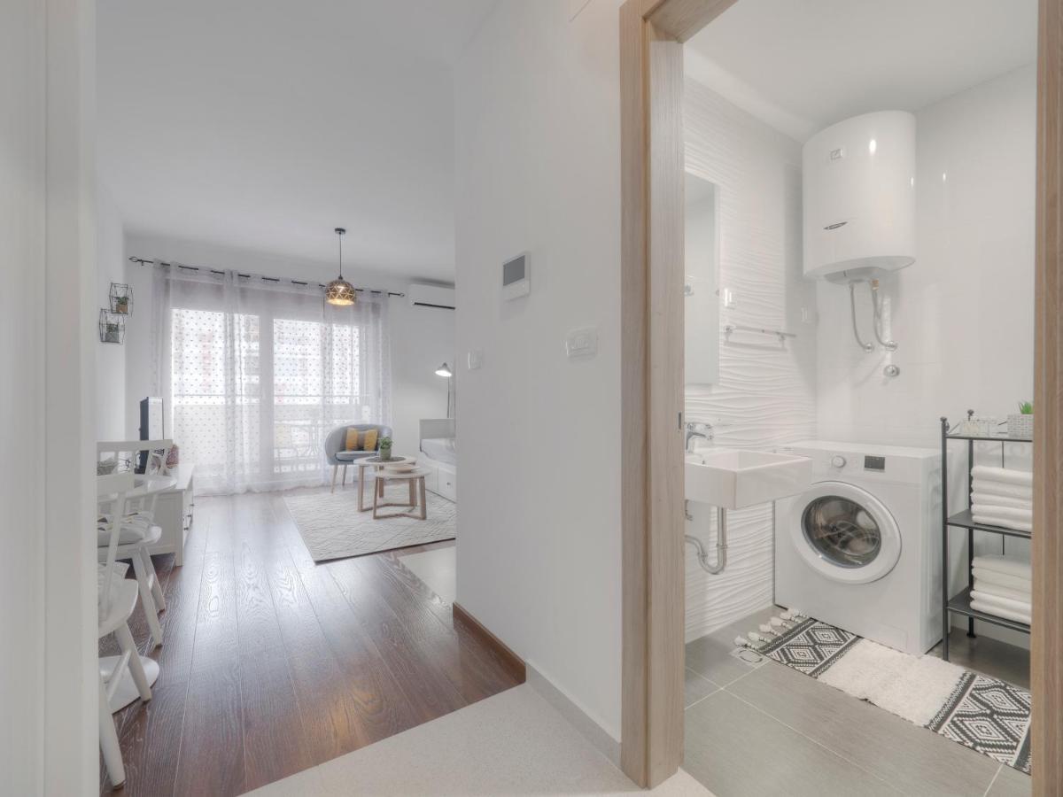 Cozy Studio Apartment Mila Podgorica Bagian luar foto